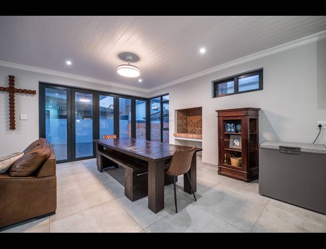 3 BEDROOM HOUSE FOR SALE IN MOSSEL BAY EXT 15